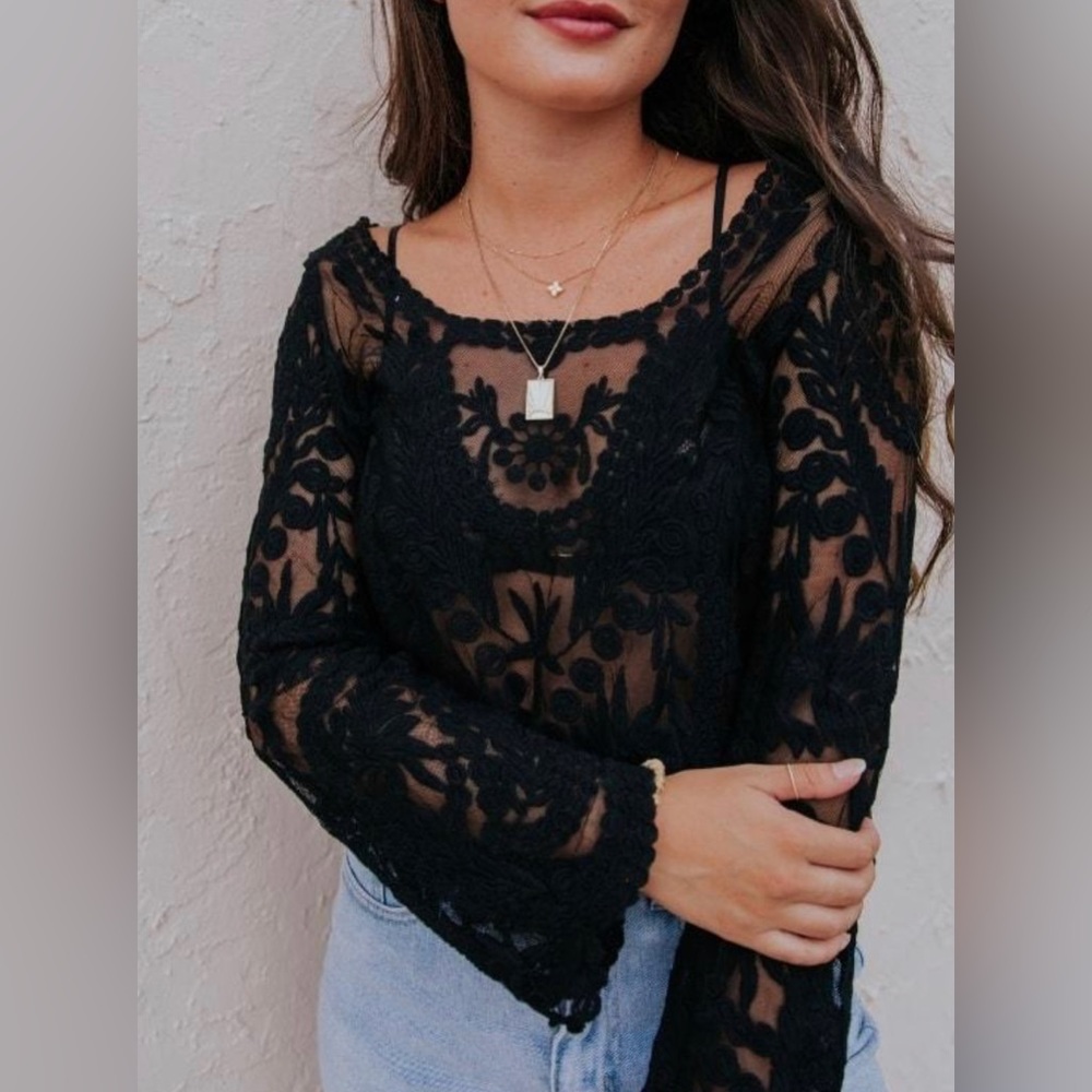 Express sheer lace top 🖤